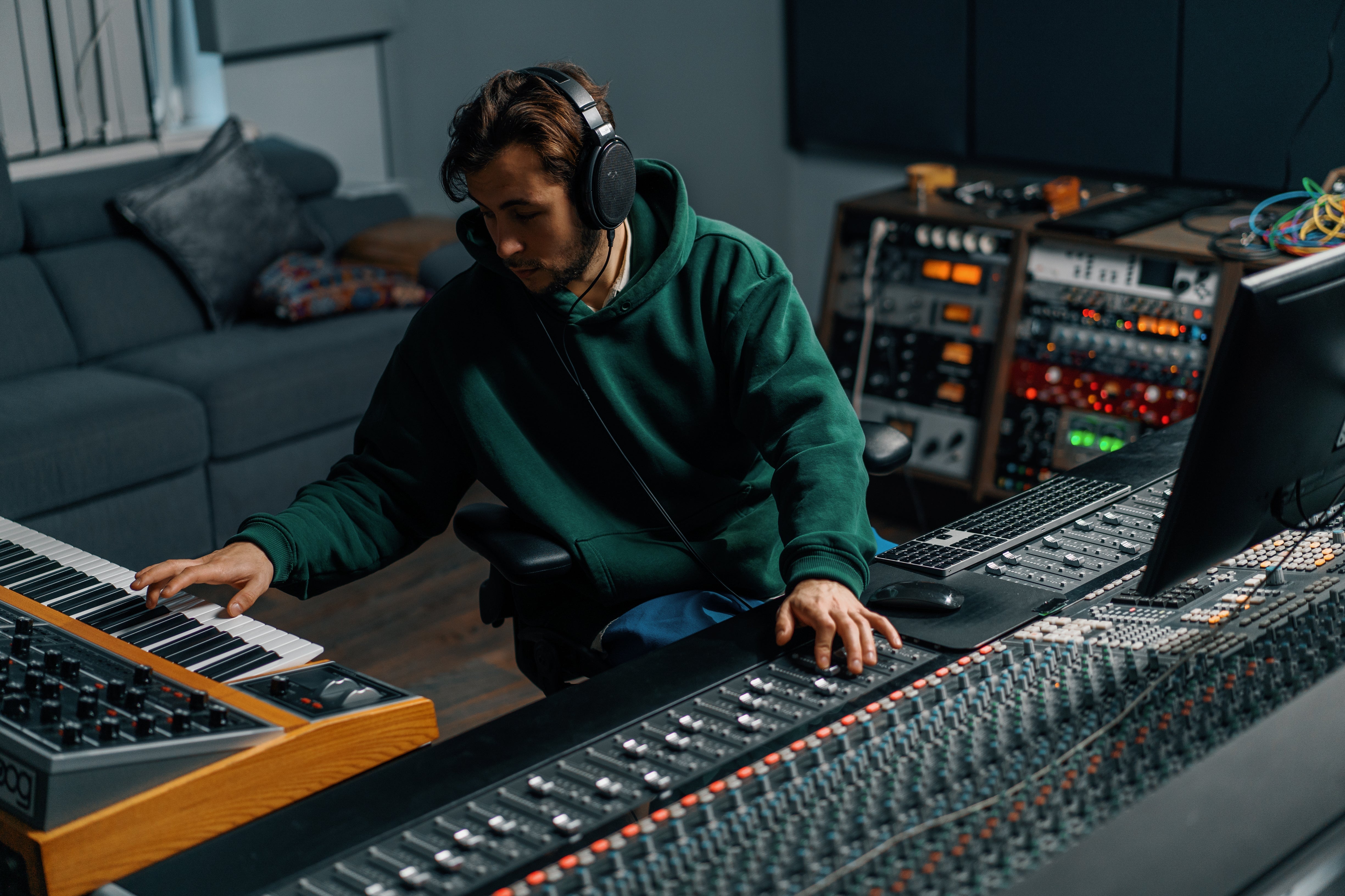 Where to Buy Sample Packs: A Guide for Electronic Music Producers ...